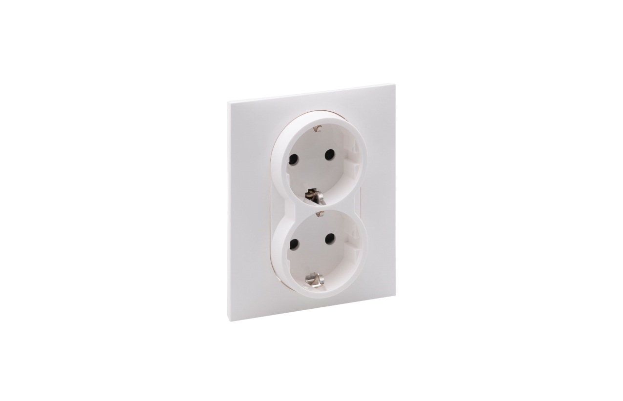 Tomada branca dupla 2P+T Schuko ligadores automáticos Legrand New Suno